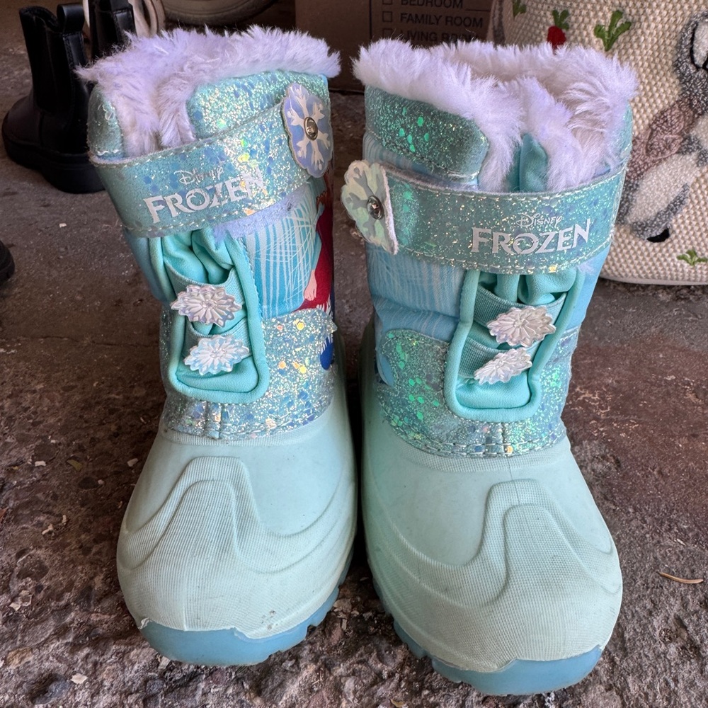 Frozen Kids' Glitter Snow Boots